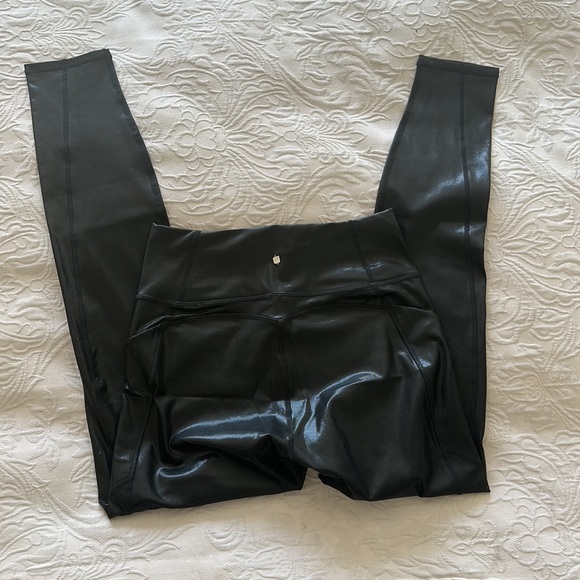 Fabletics Oasis High Waisted leggings. Size M/8 “Black Fog Foil” color - Picture 4 of 5